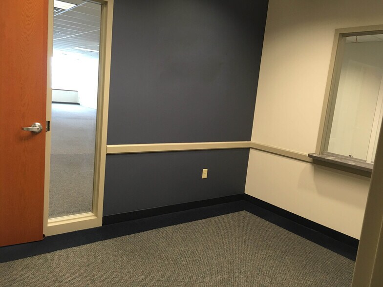 More Photos Of 72 Glenmaura National Blvd, Moosic Office For Lease