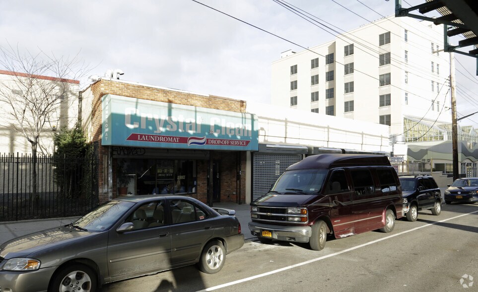 More Photos Of 4325 White Plains Rd, Bronx Storefront For Lease