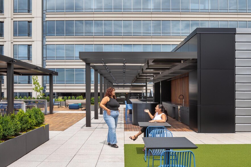 More Photos Of 5404 Wisconsin Ave, Chevy Chase Office For Lease