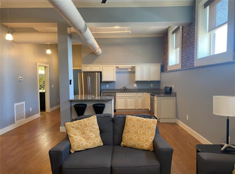 More Photos Of 107 S 6th St, Saint Joseph Apartments For Sale