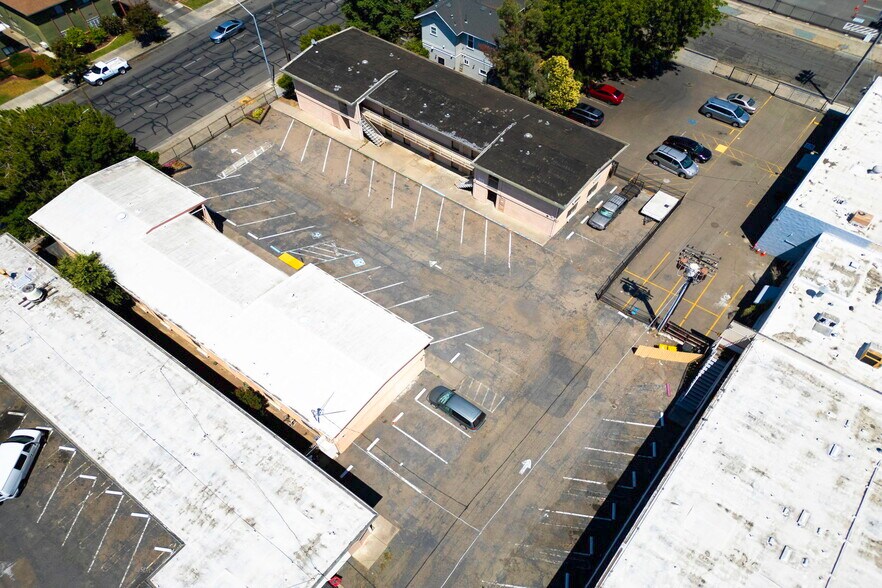 More Photos Of 1005 N El Dorado St, Stockton Hotel For Sale