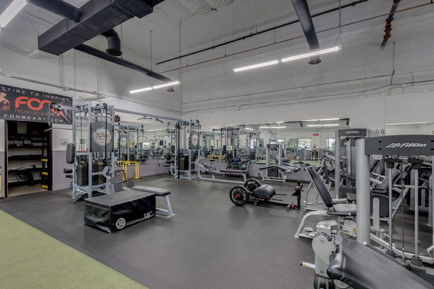 More Photos Of 7305 S Kyrene Rd, Tempe Industrial For Sale