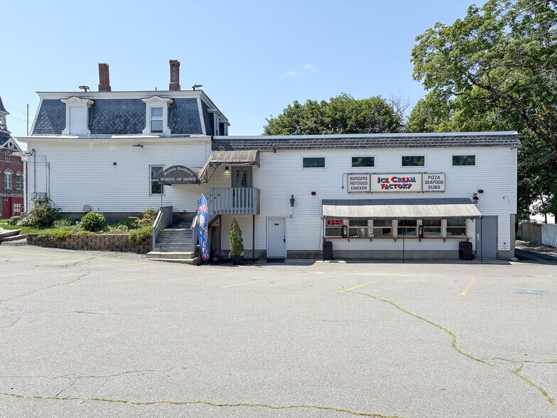 More Photos Of 7 Elm St, Townsend Office For Lease