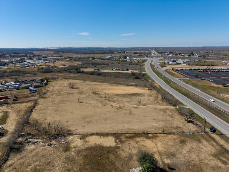 More Photos Of 4440 S Loop 1604 E, Elmendorf Land For Lease