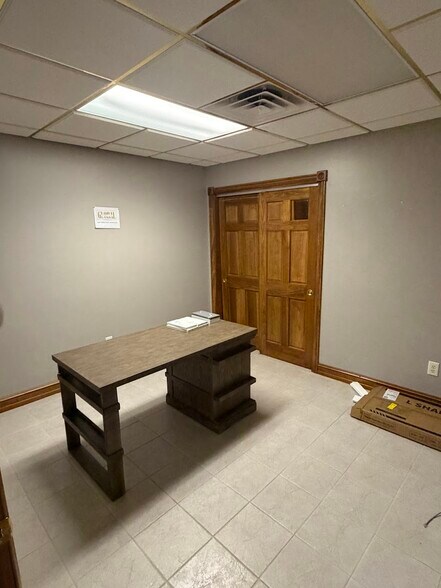 More Photos Of 70 E Main St, Greenwood Office For Lease