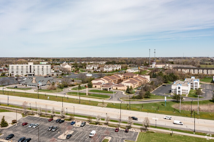 More Photos Of 7676 East State St, Rockford Hotel For Sale