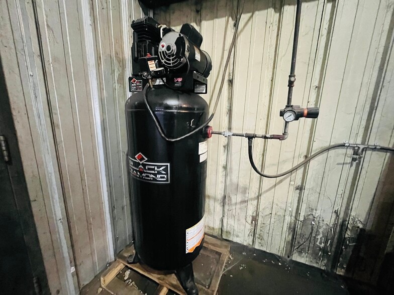 More Photos Of 920 Birch St, Norfolk Service For Sale