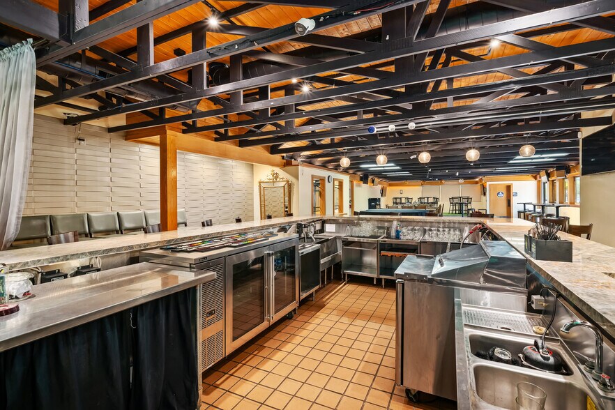 More Photos Of 1144 Black Oak Dr, Paso Robles Freestanding For Sale