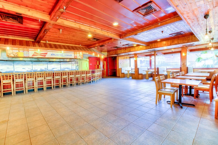 More Photos Of 2214 Mangum Rd, Houston Storefront Retail Office For Lease