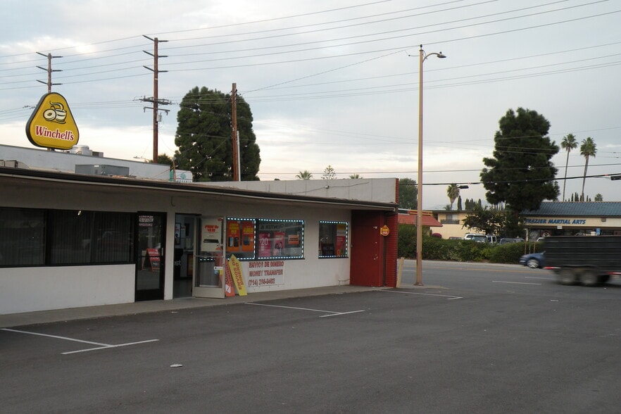 More Photos Of 260 N Tustin St, Orange Unknown For Lease