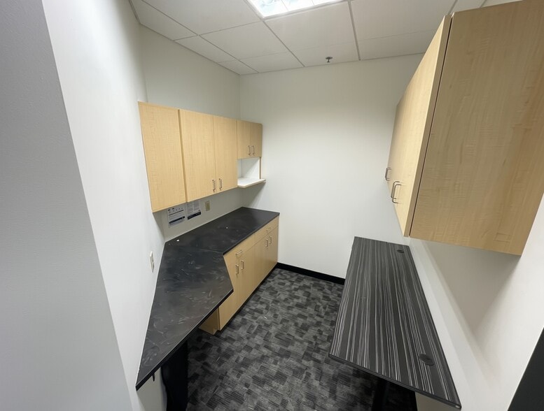 More Photos Of 3555 Willow Lake Blvd, Vadnais Heights Office For Lease