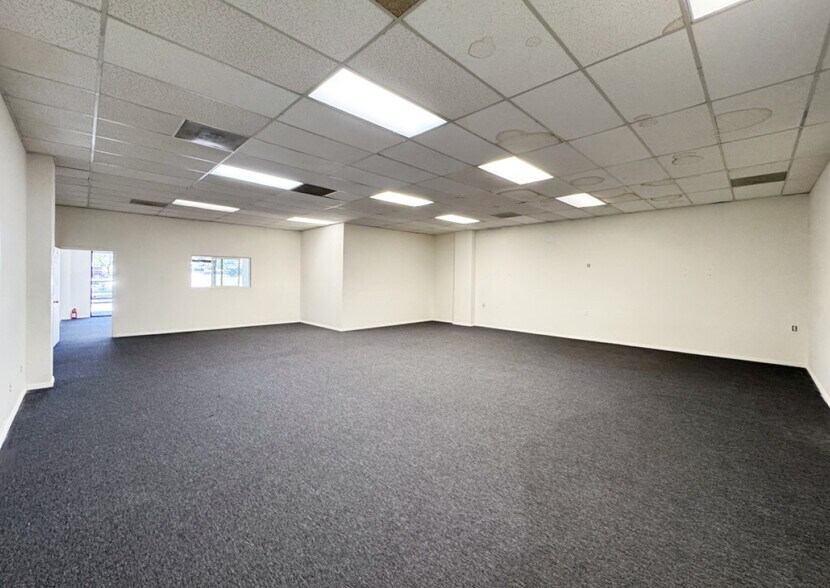 More Photos Of 730 St Michaels Dr, Santa Fe General Retail For Lease