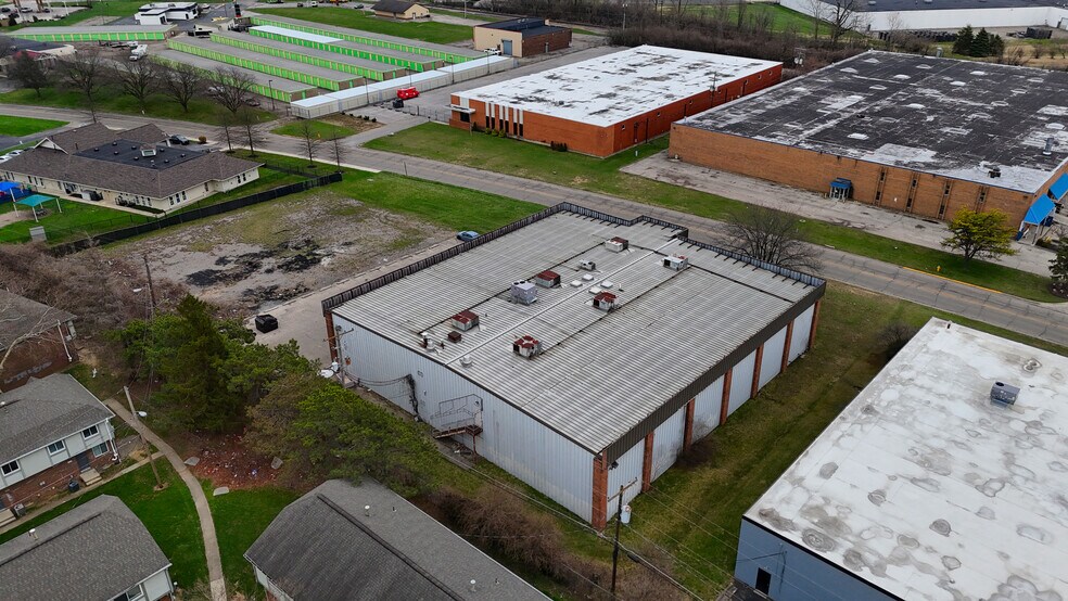 More Photos Of 511 Industrial Mile Rd, Columbus Warehouse For Sale