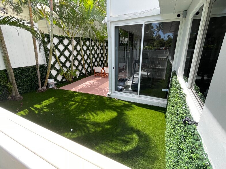 More Photos Of 217 Peruvian Ave, Palm Beach Office Residential For Lease