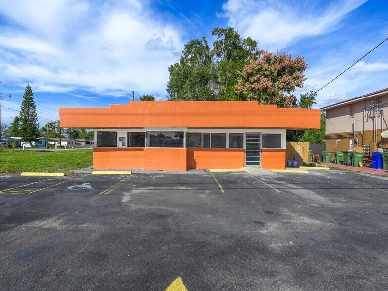 Primary Photo Of 409 Martin Luther King Blvd NE, Winter Haven General Retail For Sale