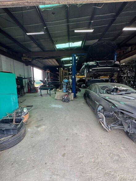 More Photos Of 2032 Sylvester Dr, Moultrie Warehouse For Sale