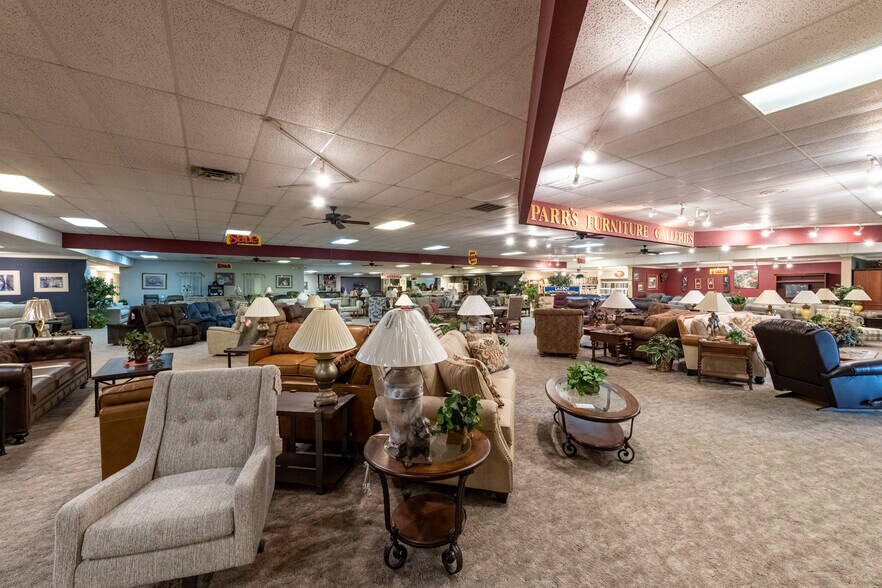 More Photos Of 2515 E Montgomery Pl, Wichita Falls Freestanding For Sale