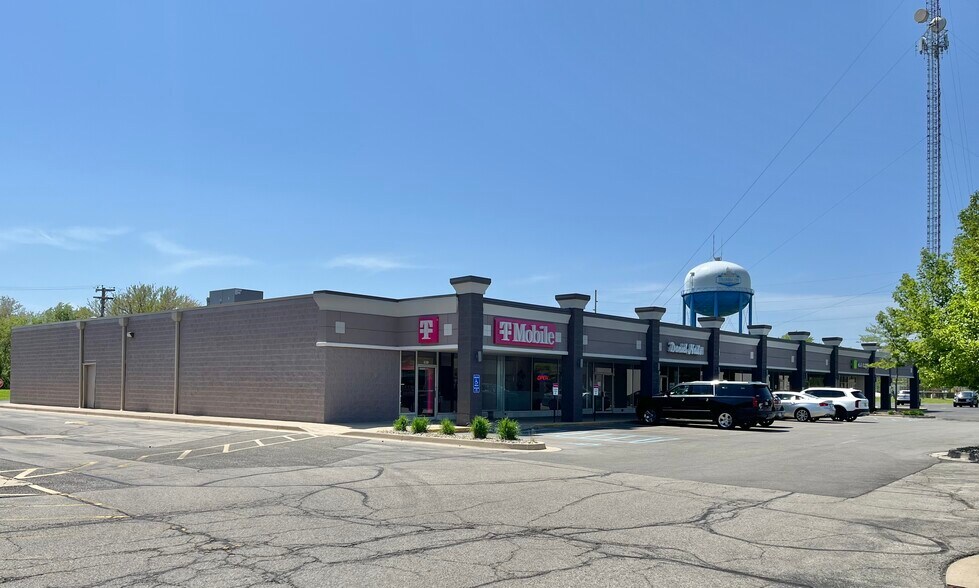 More Photos Of 539-545 N Line St, Columbia City Freestanding For Lease