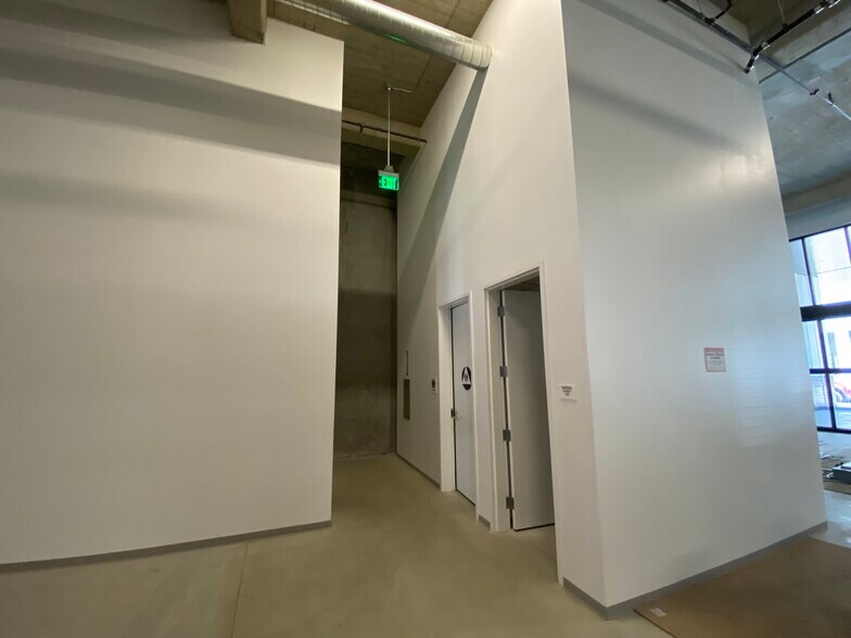 More Photos Of 755 S Los Angeles St, Los Angeles Loft Creative Space For Lease