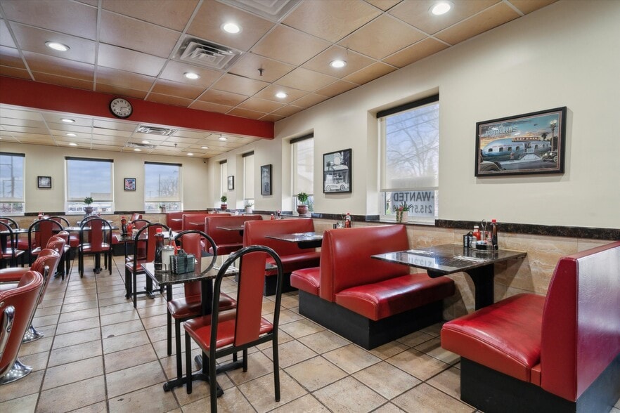 More Photos Of 2708 Limekiln Pike, Glenside Restaurant For Sale