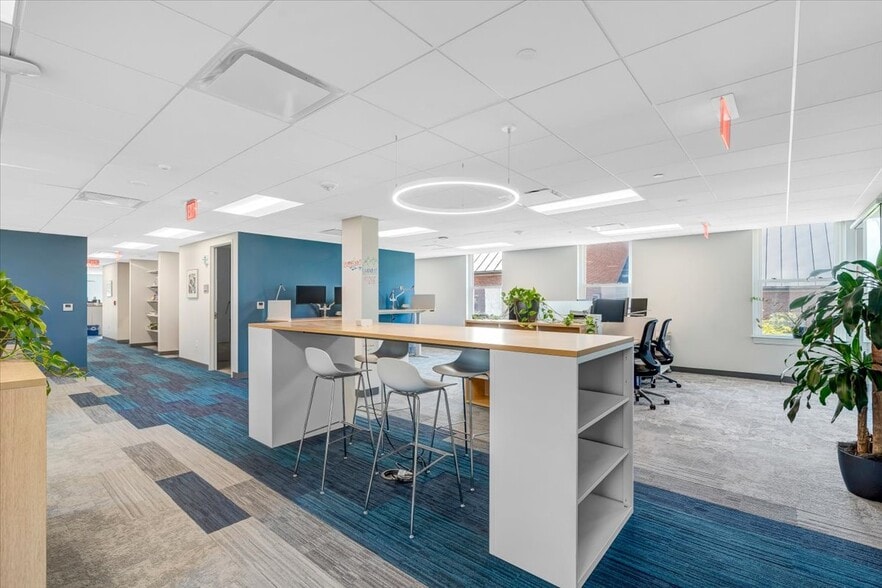 More Photos Of 4220 King St, Alexandria Office For Sale