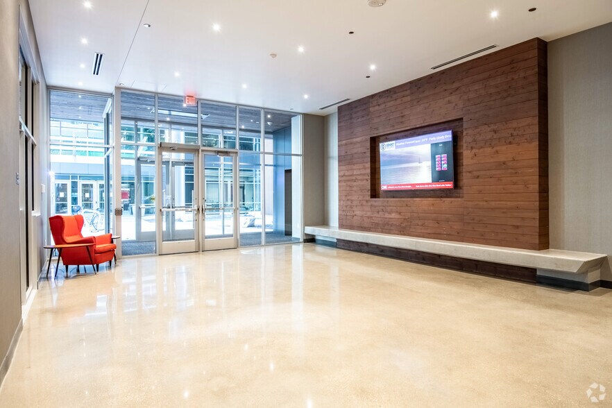 More Photos Of 811 E Washington Ave, Madison Coworking Space