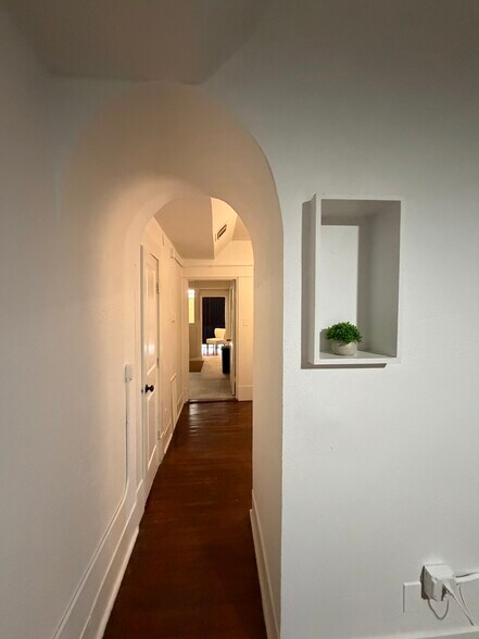 More Photos Of 402 Hyde Park Blvd, Houston Multifamily For Sale