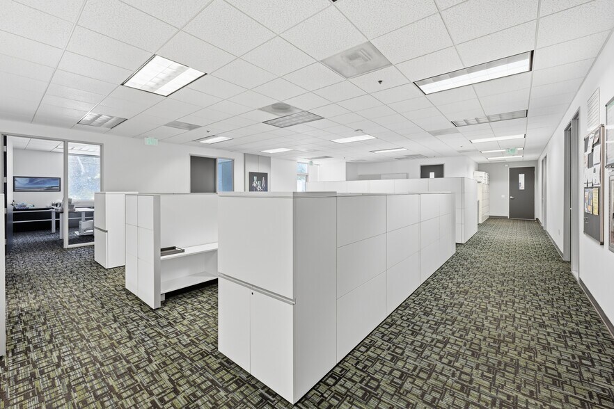 More Photos Of 9170-9190 Camino Santa Fe, San Diego Light Manufacturing For Sale