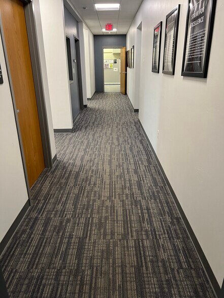 More Photos Of 699-709 N Hickory Farm Ln, Appleton Flex For Lease