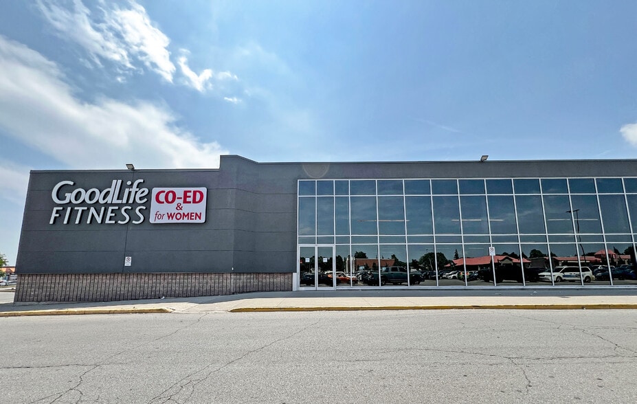 More Photos Of 1070 Stonechurch Rd, Hamilton General Retail For Lease