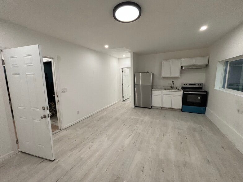 More Photos Of 3020 Porter St, Soquel Warehouse For Lease