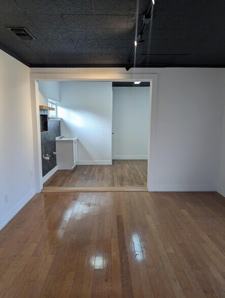 More Photos Of 429 N State Highway 342, Red Oak Office For Sale