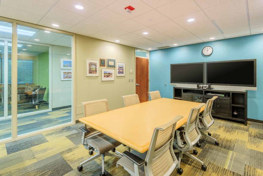 More Photos Of 6131 Falls of Neuse Rd, Raleigh Office For Lease