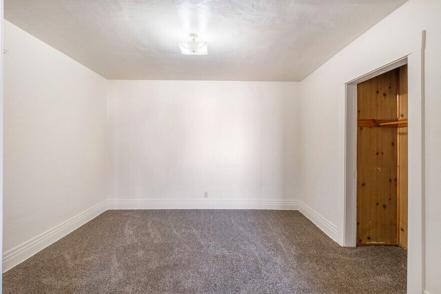 More Photos Of 1001 N Saginaw St, Flint Apartments For Sale