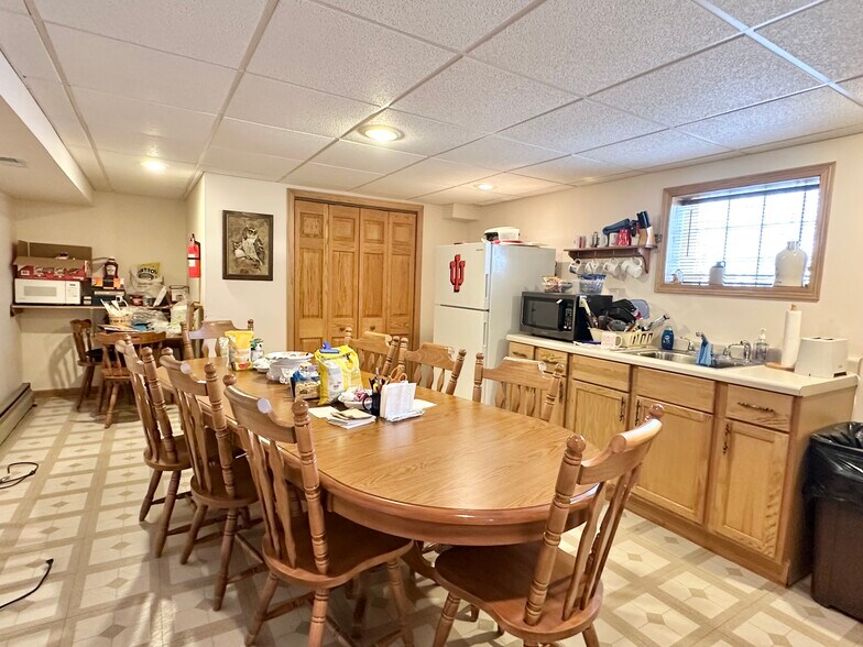 More Photos Of 510 Ridge Rd, Munster Office For Lease