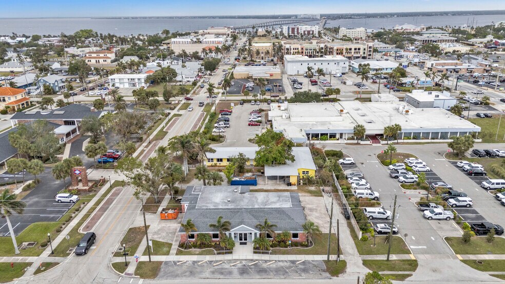 More Photos Of 128 W Charlotte Ave, Punta Gorda Office Residential For Sale