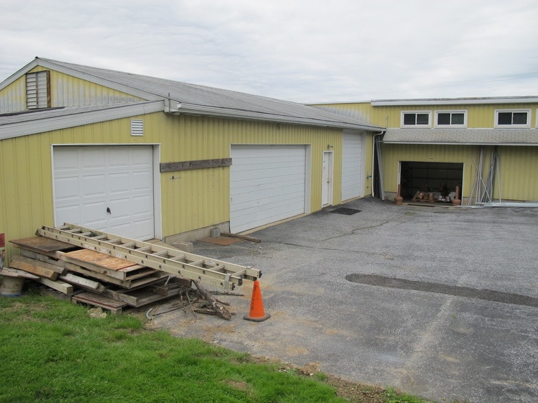 More Photos Of 4056 Marietta Ave, Mount Joy Light Distribution For Lease