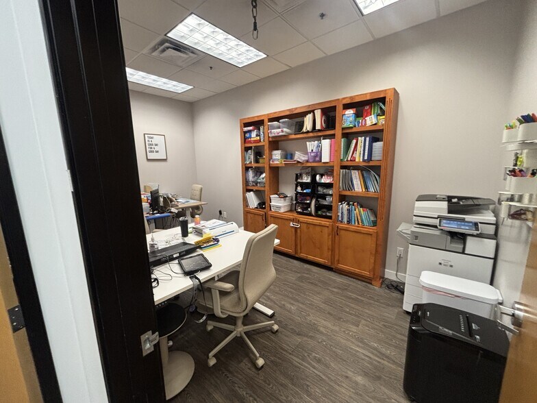 More Photos Of 1830 S Alma School Rd, Mesa Medical For Sale