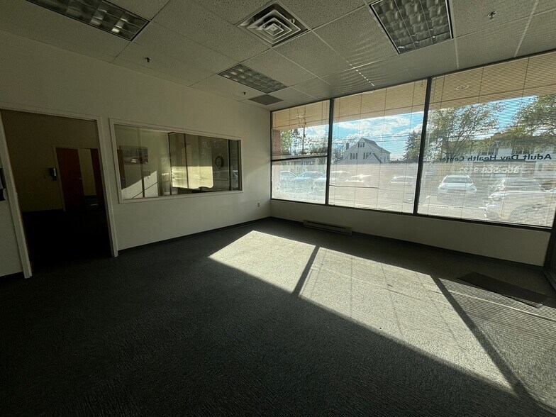 More Photos Of 144 Main St, East Hartford Storefront For Lease