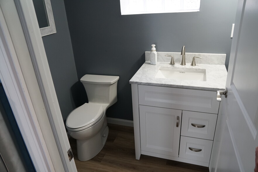 More Photos Of 100 McNeilly Rd, Pittsburgh Light Manufacturing For Sale