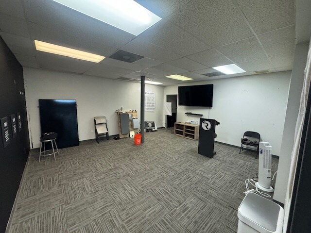 More Photos Of 681 N Plano Rd, Richardson Showroom For Lease