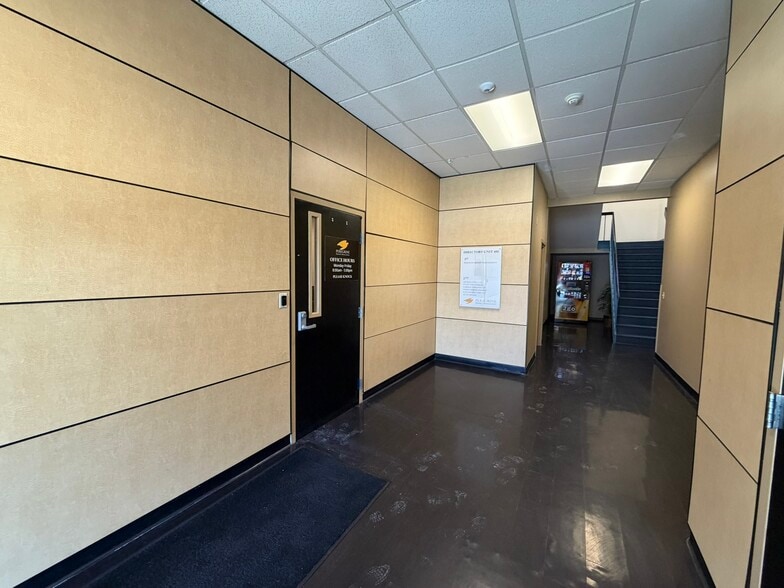 More Photos Of 6 Blackstone Valley Pl, Lincoln Office For Sale