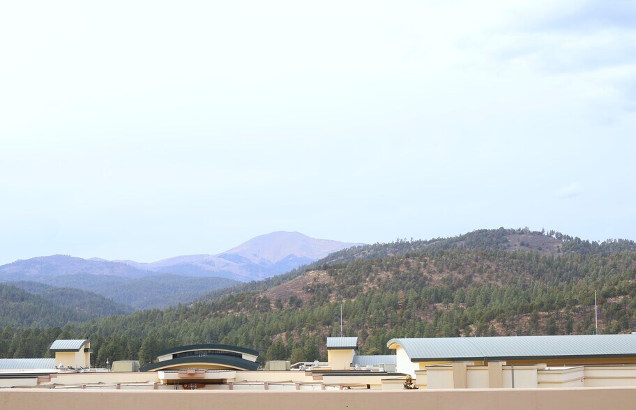 More Photos Of 404 3rd St, Capitan Flex For Sale