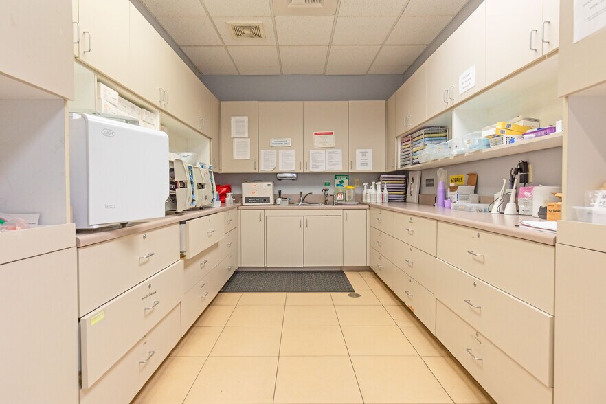 More Photos Of 7141 Fair Oaks Blvd, Carmichael Medical For Sale