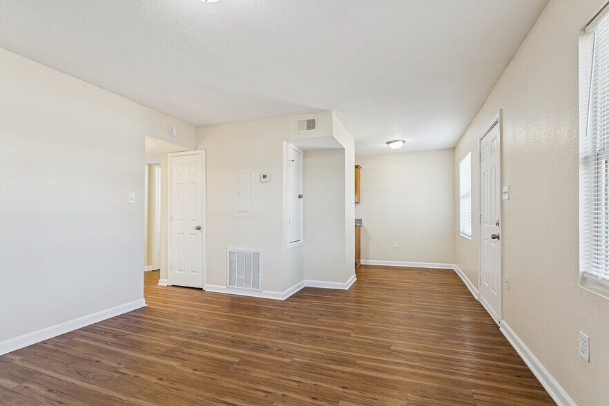 More Photos Of 3300 Garden Oaks Dr, New Orleans Apartments For Sale