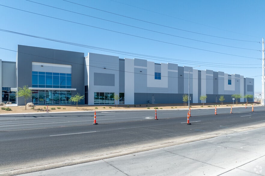 More Photos Of 2327 N Nellis Blvd, Las Vegas Distribution For Sale