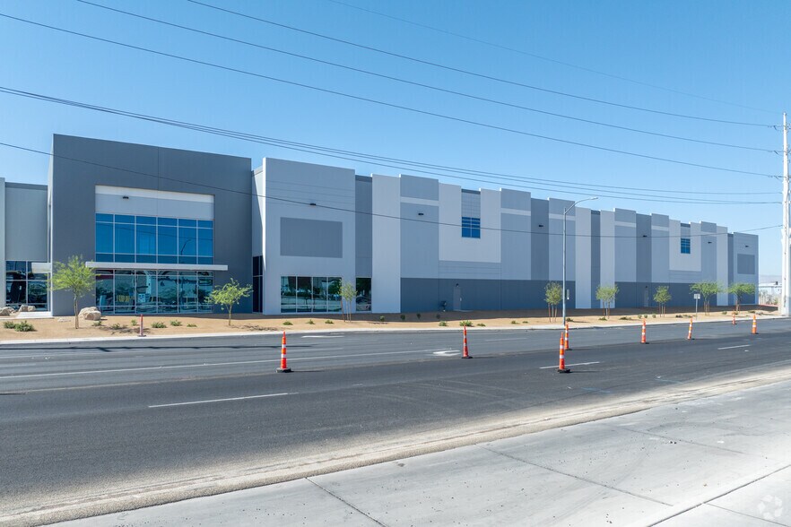 More Photos Of 2327 N Nellis Blvd, Las Vegas Distribution For Sale