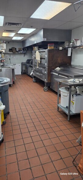 More Photos Of 750 E Pyle Ave, Las Vegas Storefront Retail Office For Lease