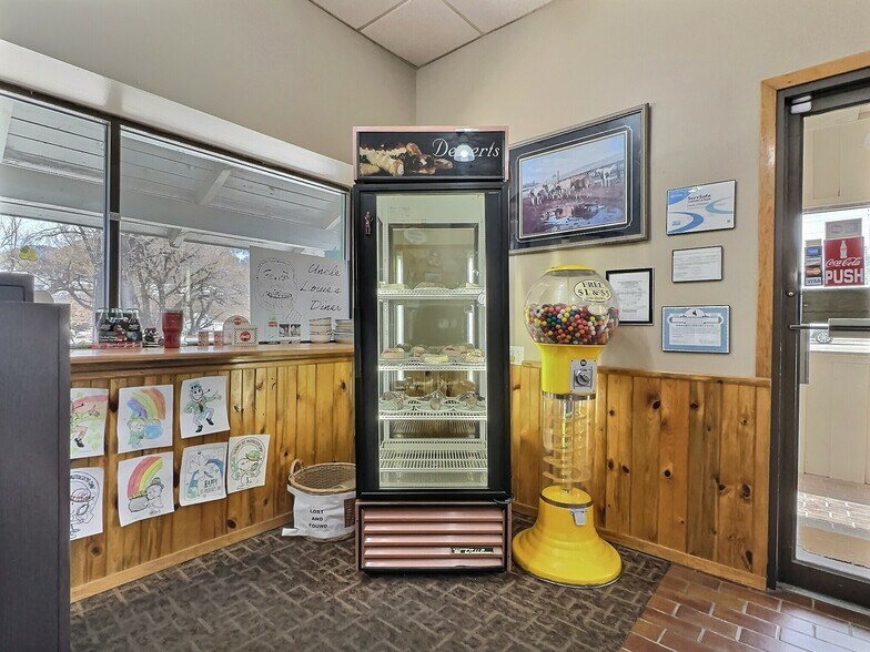 More Photos Of 203 E Cleveland St, Sundance Storefront Retail Office For Sale