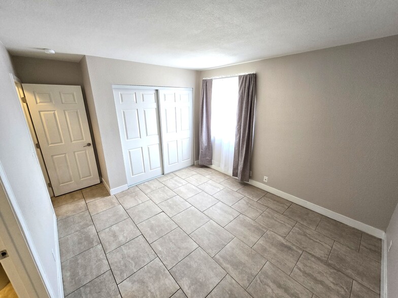 More Photos Of 4300 N Lamont St, Las Vegas Apartments For Sale